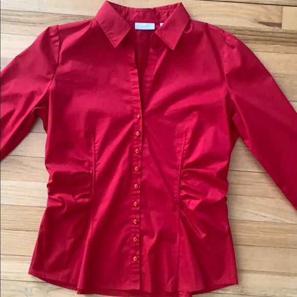 NWOT NY&Co Red Ruched Jeweled Button Top - Large - Picture 7 of 8